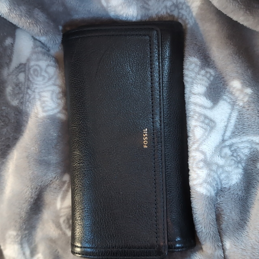 Fossil wallet